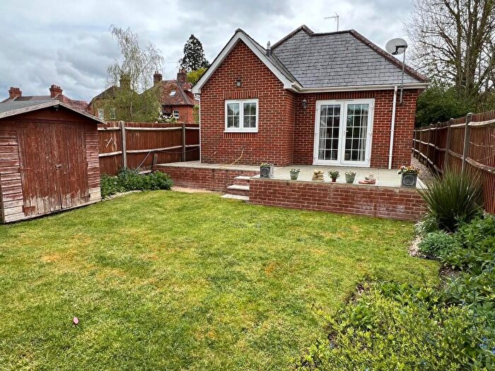 3 Bedroom Chalet To Rent In Newnham Road, Hook, RG27