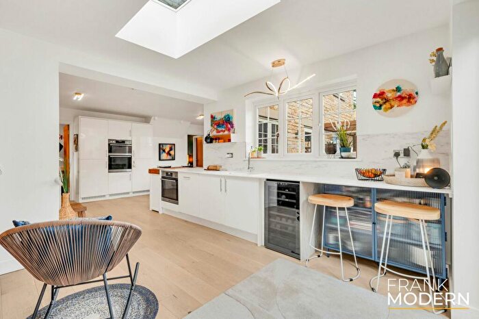 4 Bedroom Detached House For Sale In Stamford Lane, Warmington, PE8