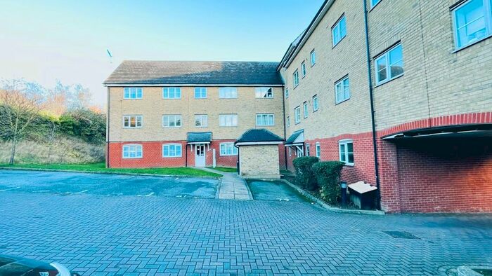 1 Bedroom Flat To Rent In Kendal, Purfleet, RM19