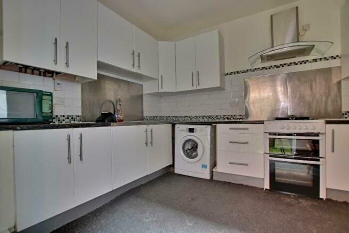 5 Bedroom Property To Rent In Thackeray Road, Southampton, SO17