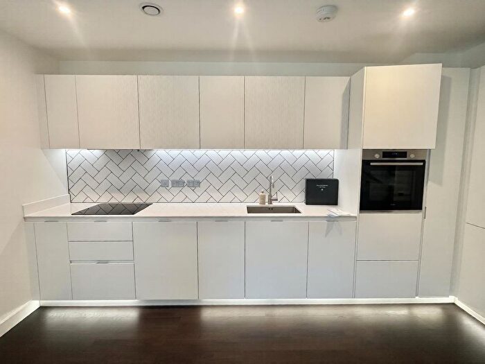 1 Bedroom Flat For Sale In Watson House, Greenleaf Walk, Southall, UB1