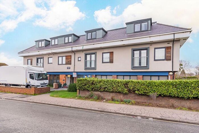 2 Bedroom Flat For Sale In Lyon Road, Walton-On-Thames, KT12