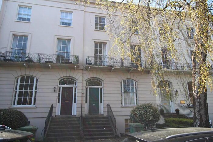 2 Bedroom Flat To Rent In Clarence Square, Pittville, Cheltenham, GL50
