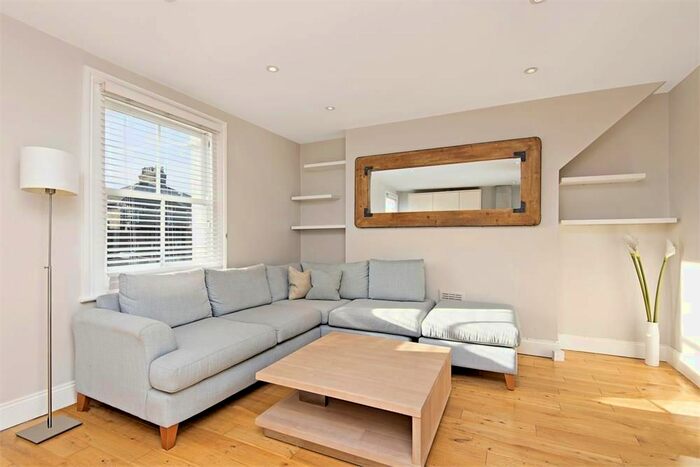 2 Bedroom Flat To Rent In Gauden Road, London, SW4