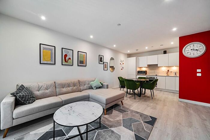1 Bedroom Flat To Rent In Prince Regent Road, Hounslow, TW3