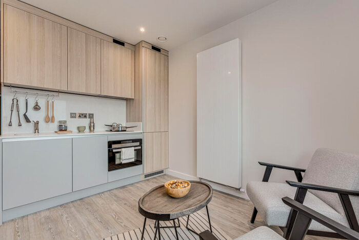 Flat To Rent In College Road, Croydon, CR0