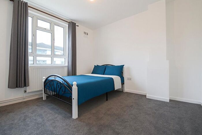 3 Bedroom Flat To Rent In Old Bethnal Green Road, London, E2