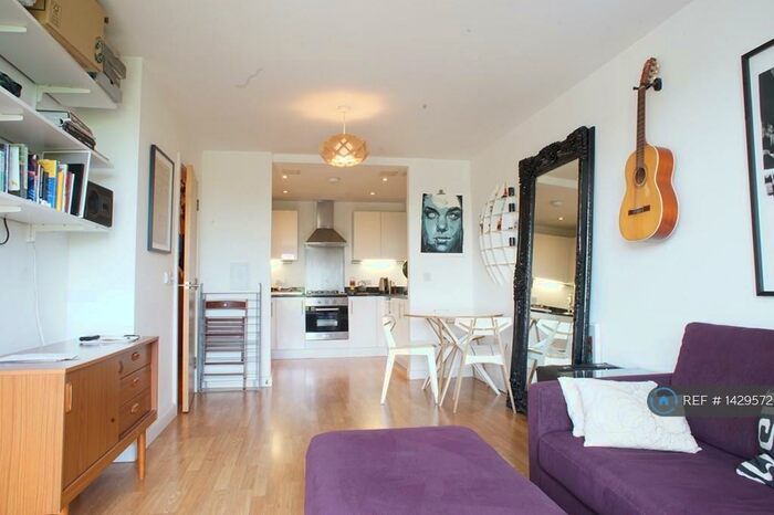 1 Bedroom Flat To Rent In Triangle Road, London, E8
