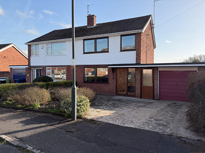 3 Bedroom Semi-Detached House For Sale In Grayston Close, Mitton, Tewkesbury, GL20