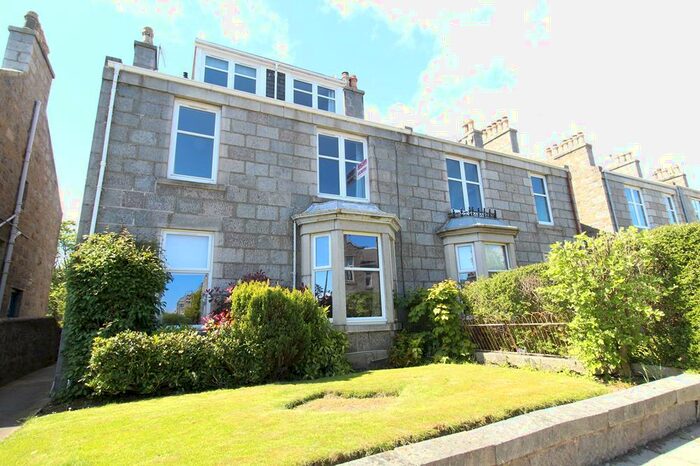 2 Bedroom Flat To Rent In Abergeldie Road, Aberdeen, AB10