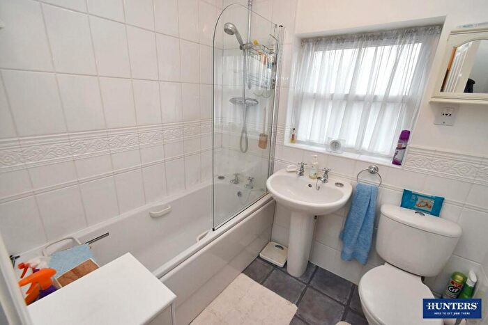 3 Bedroom End Of Terrace House For Sale In Newgate End, Wigston, LE18