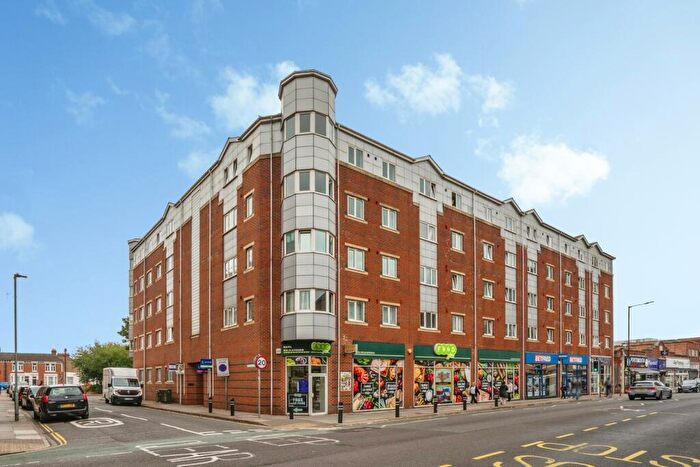 2 Bedroom Flat For Sale In Nancy Road, Portsmouth, Hampshire, PO1