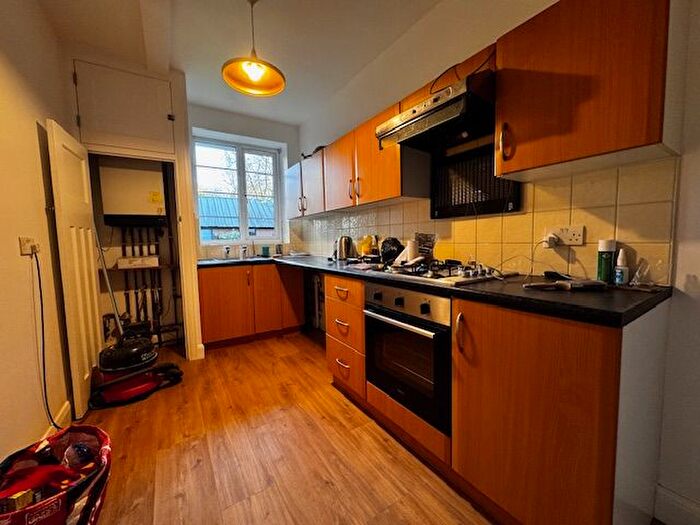 2 Bedroom Flat To Rent In Crouch End Hill, London, N8