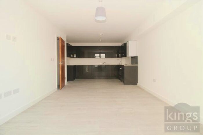 2 Bedroom Flat To Rent In Flat, Adams Yard, Hertford, SG14