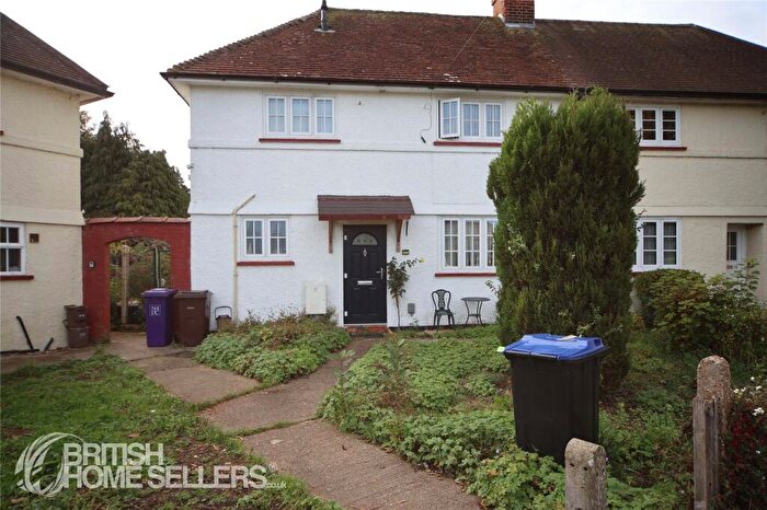 4 Bedroom Semi Detached House For Sale In West View, Letchworth Garden City, Hertfordshire, SG6