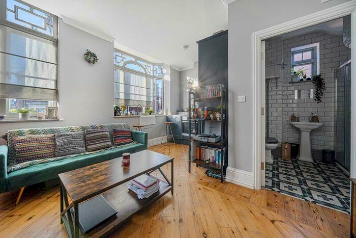 1 Bedroom Flat To Rent In North Street, Central Havant, PO9