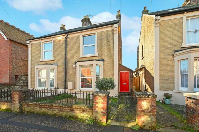 4 Bedroom Semi-Detached House To Rent In Lyndhurst Road, Chichester, PO19