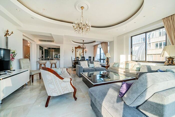 3 Bedroom Flat For Sale In Porchester Gate, Bayswater, London, W2