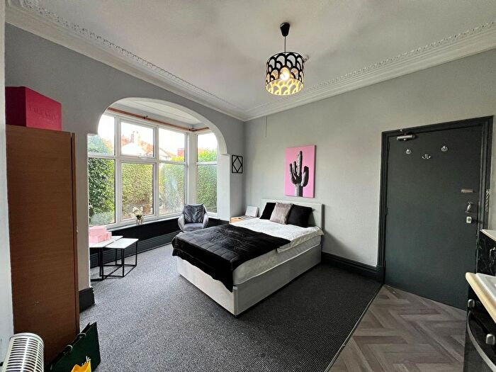 1 Bedroom Flat To Rent In Hollyshaw Lane, Crossgates, LS15