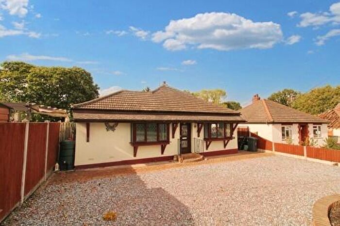 3 Bedroom Bungalow For Sale In Butts Way, Chelmsford, CM2