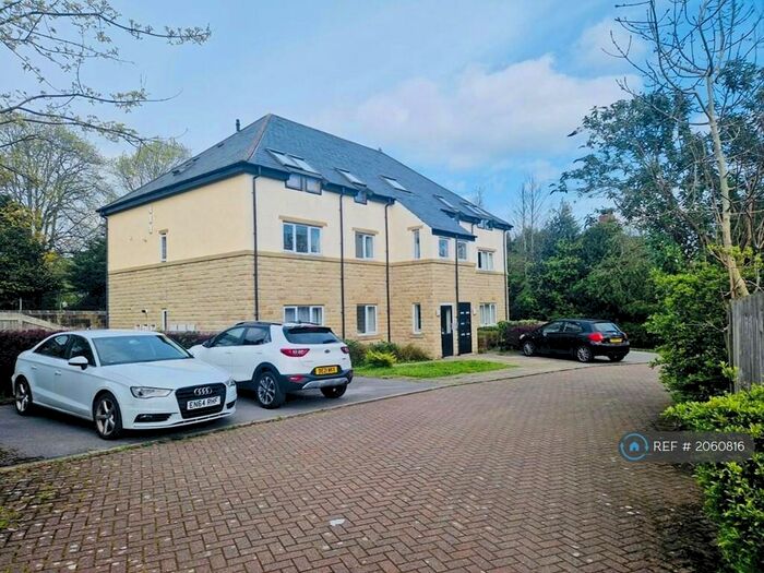 2 Bedroom Flat To Rent In Gledhow Lane, Leeds, LS8