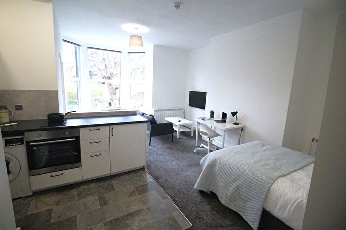 1 Bedroom Studio To Rent In Flat, Woodsley Road, LS2