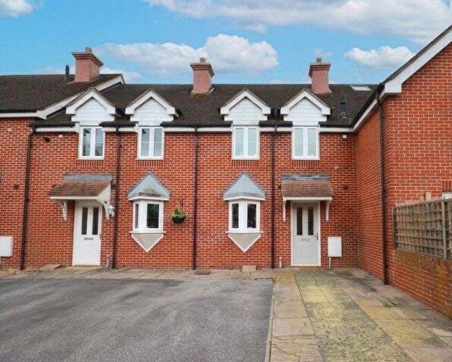 3 Bedroom Terraced House For Sale In Heron Close, Farnham, Surrey, GU9