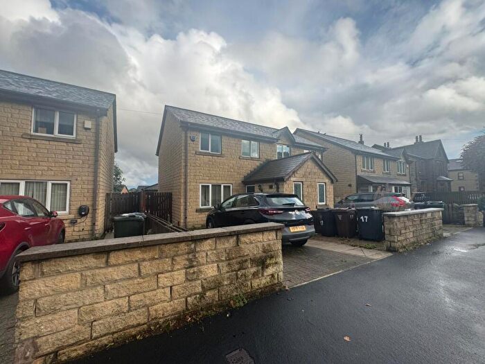 3 Bedroom Semi-Detached House To Rent In Bierley Lane, Bradford, BD4