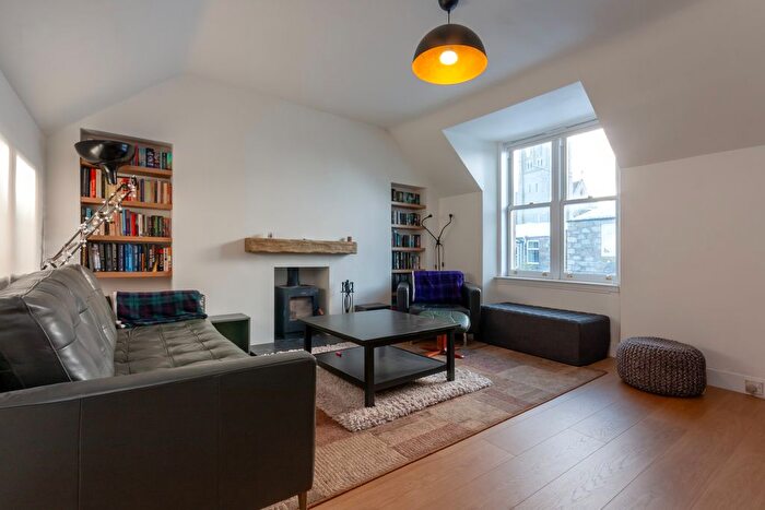 2 Bedroom Flat For Sale In Bonnymuir Place, Midstocket, Aberdeen, AB15