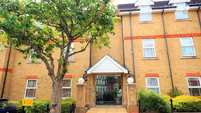 2 Bedroom Penthouse To Rent In Collins Court, Lower Park Road, Loughton, IG10