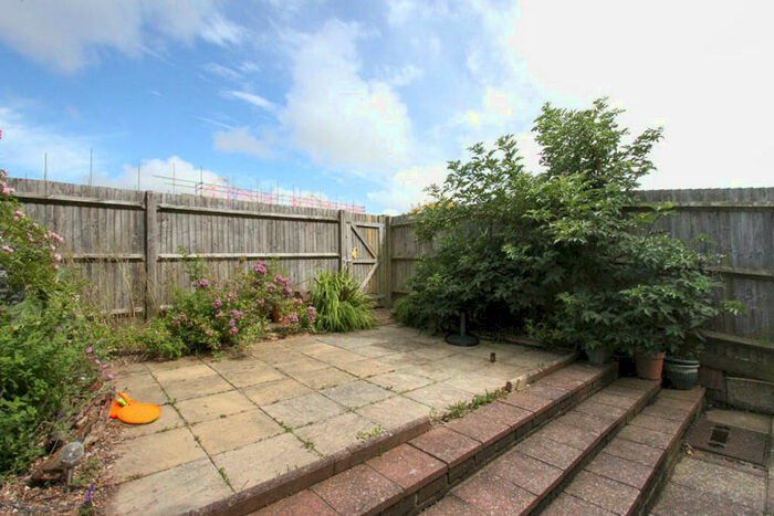 3 Bedroom End Of Terrace House For Sale In Batemans Road, Brighton, BN2