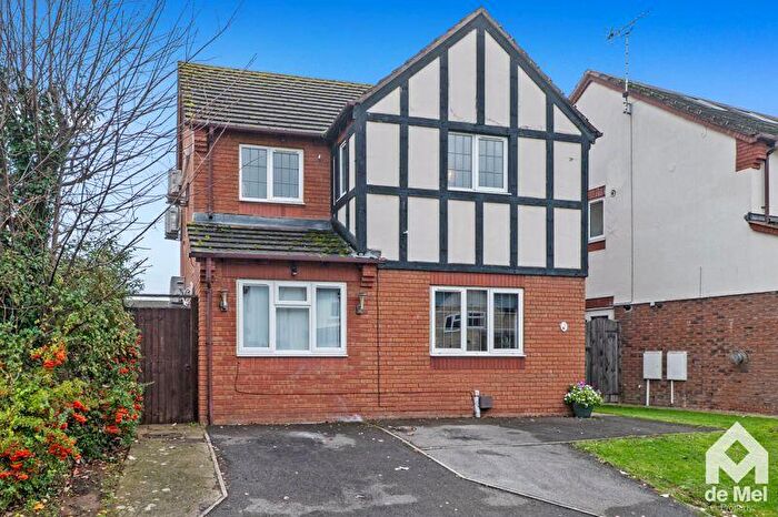 4 Bedroom Detached House For Sale In Haylea Road, Bishops Cleeve, GL52