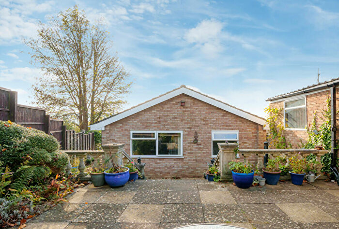 2 Bedroom Bungalow For Sale In Glynfield Rise, Ebley, Stroud, Gloucestershire, GL5