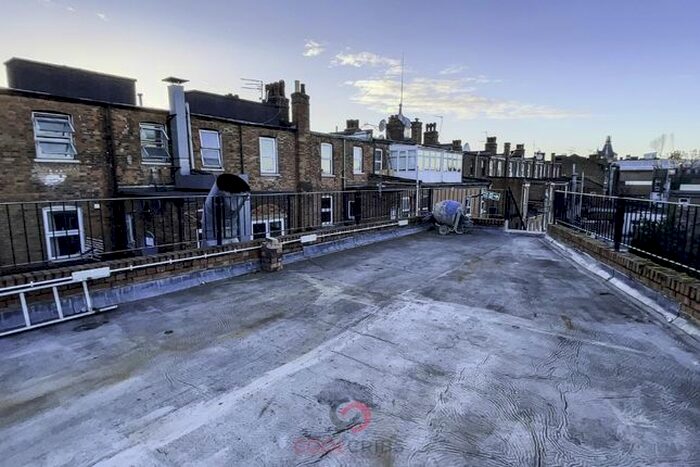 Studio To Rent In Holloway Road, London, N7