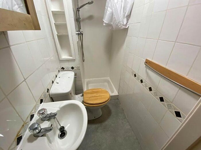 3 Bedroom Flat To Rent In Chapel Street, Edinburgh, Midlothian, EH8