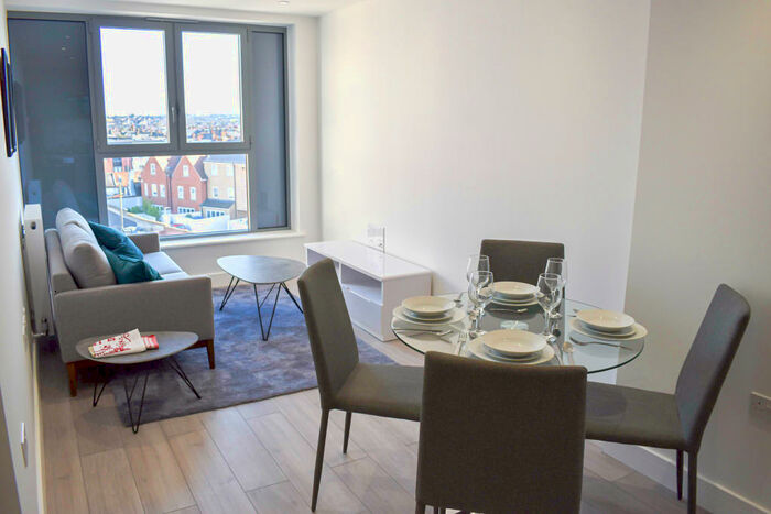 1 Bedroom Flat To Rent In Carlton House, New London Road, Chelmsford, Essex, CM2