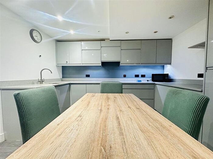2 Bedroom Flat To Rent In Baldwin Street, Bristol, BS1