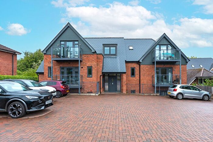 1 Bedroom Flat To Rent In The Gables, Cumnor Hill, Oxford, OX2