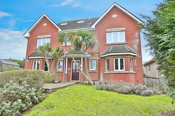 2 Bedroom Flat For Sale In Albert Road, Poole, BH12