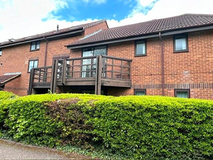 2 Bedroom Apartment To Rent In Jeeves Close, Peartree Bridge, MK6