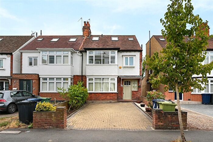 4 Bedroom Semi-Detached House For Sale In Warwick Road, London, W5