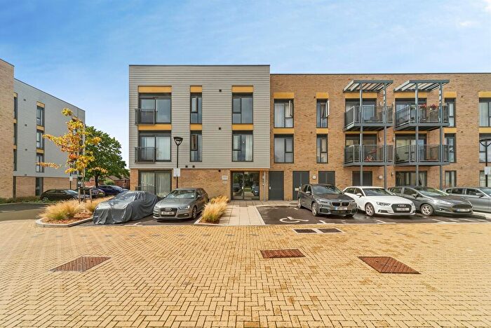 2 Bedroom Flat For Sale In Allwoods Place, Hitchin, SG4