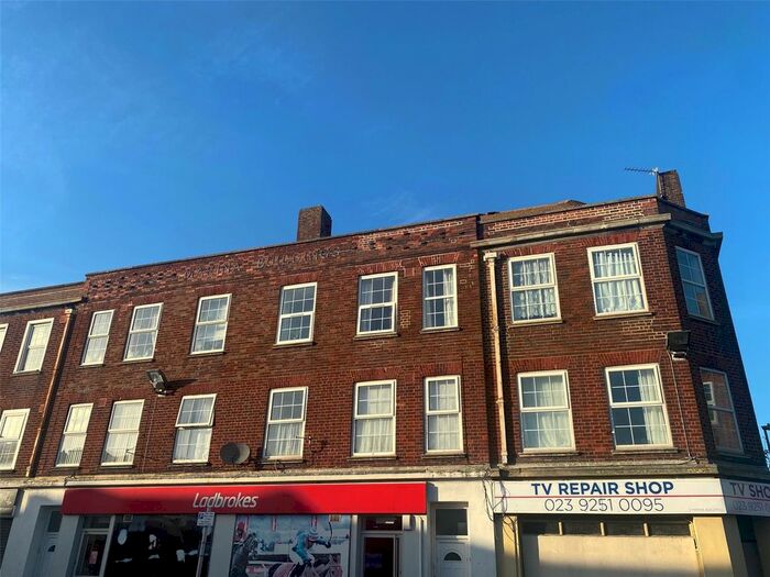 1 Bedroom Flat To Rent In Marina Buildings, Stoke Road, Gosport, Hampshire, PO12