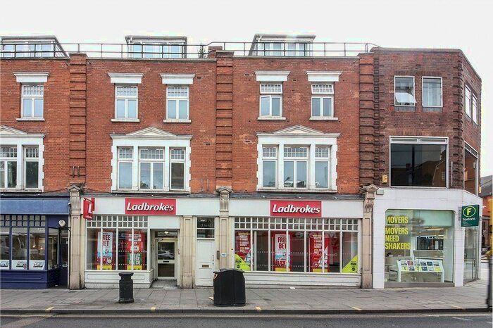 2 Bedroom Flat To Rent In Mare Street, London, E8