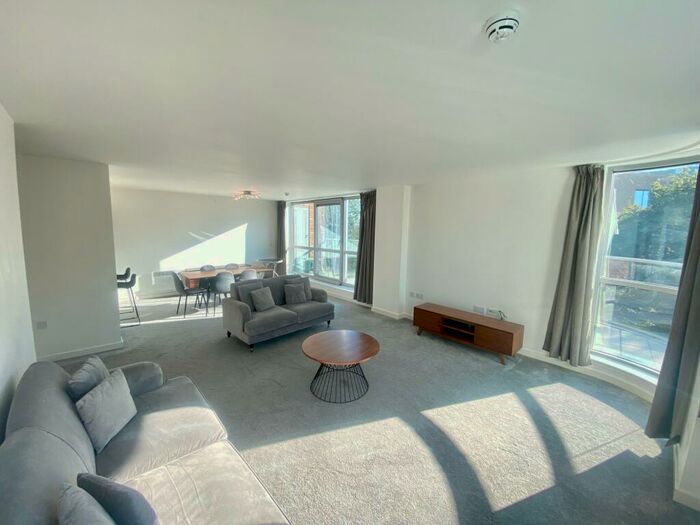 4 Bedroom Apartment To Rent In River Crescent, Nottingham, NG2