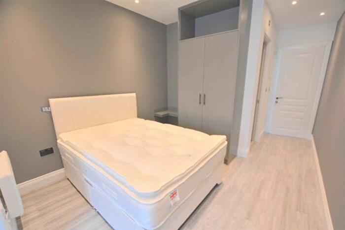 Flat To Rent In Colindale Avenue, London, NW9