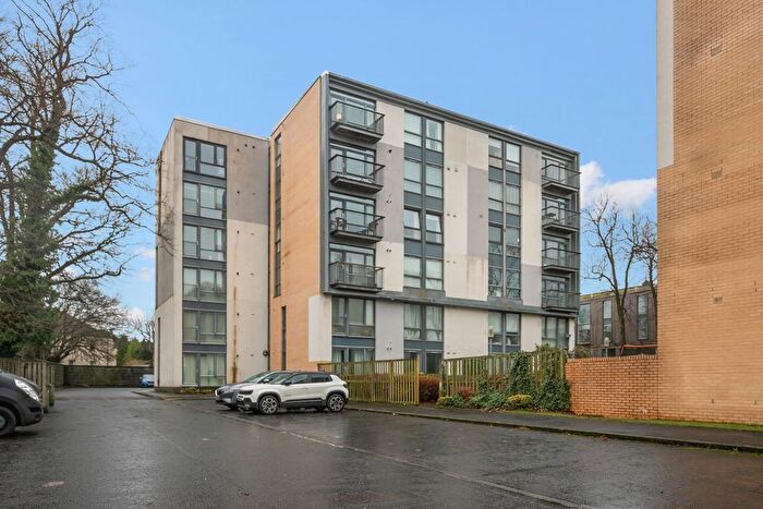 2 Bedroom Flat For Sale In Brabloch Park, Paisley, Renfrewshire, PA3