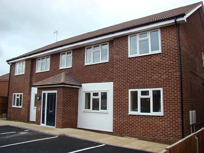 2 Bedroom Flat To Rent In Fairey Avenue, Hayes, Greater London, UB3