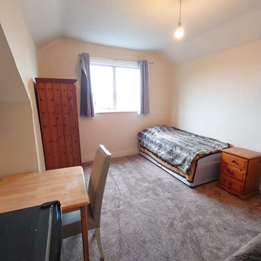 1 Bedroom Flat To Rent In Very Near Craven Avenue Area, Ealing Broadway West, W5