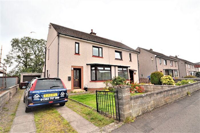 3 Bedroom Semi-Detached House To Rent In Clive Road, Strathmartine, Dundee, DD3